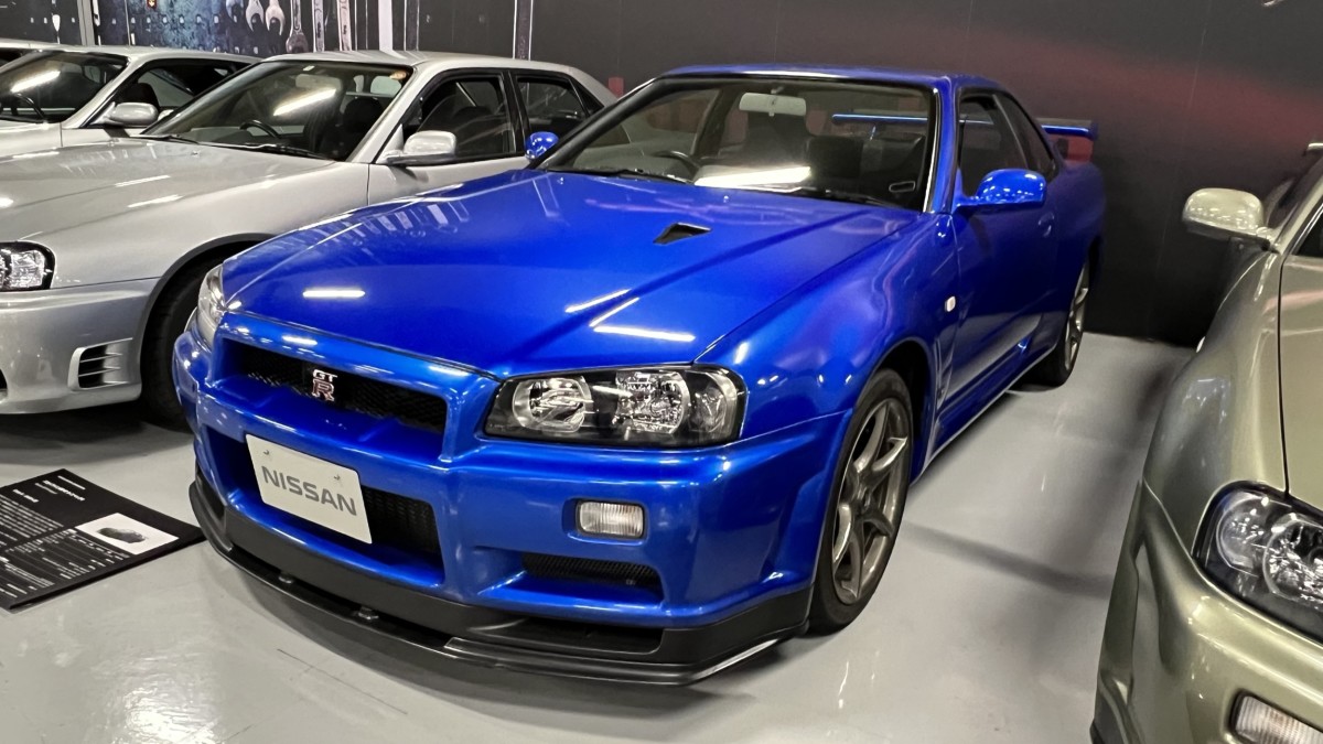 2000-nissan-skyline-gt-r-v-spec-ii.jpg