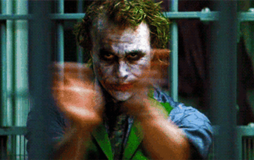 dark-knight-joker-clapping-b0ppkmkg003wmzde.gif
