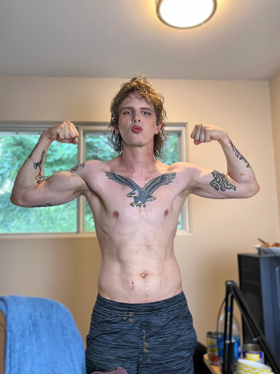 F0TfIbYaMAARVJn.jpg