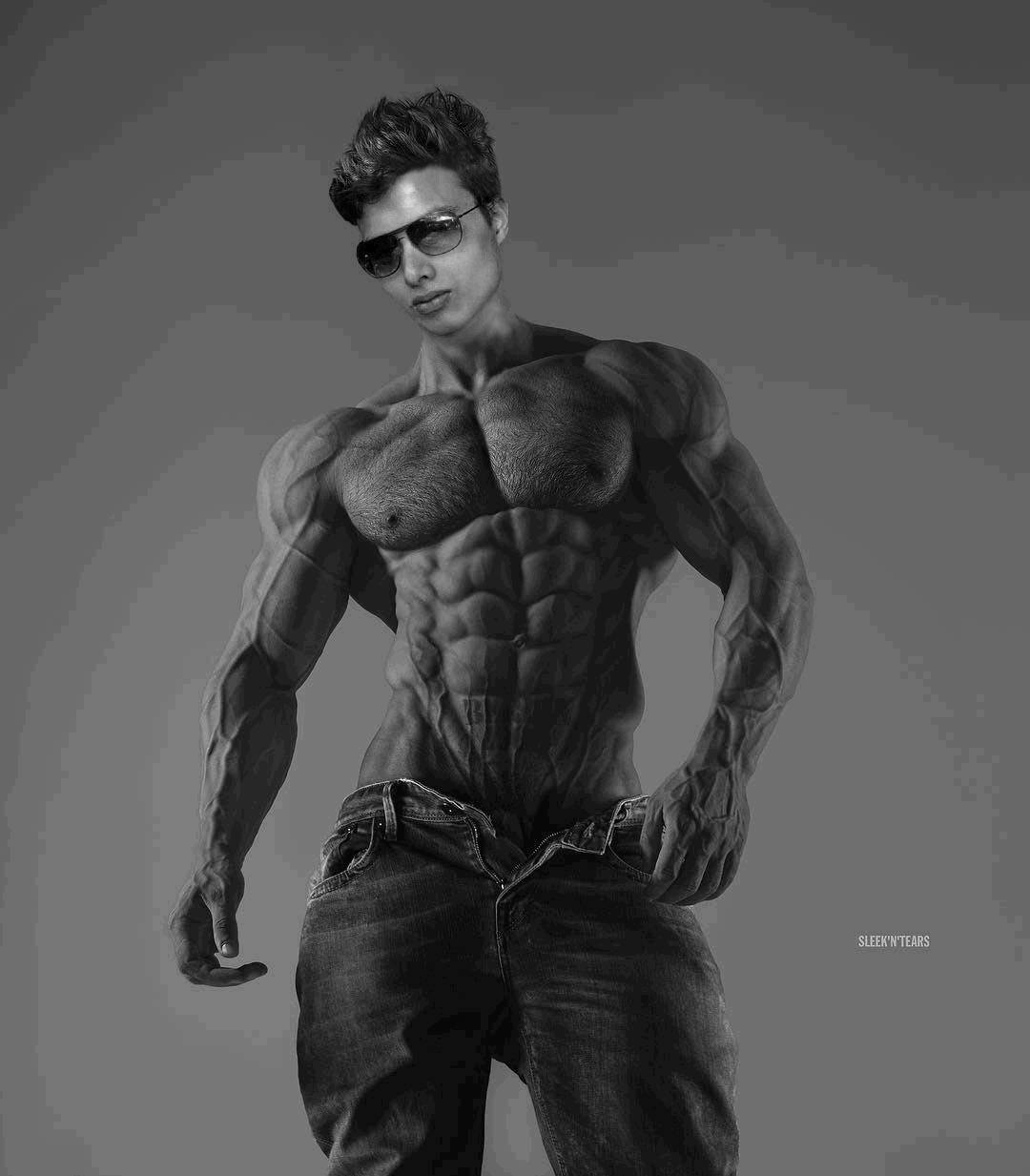 giga elliot.png