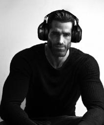 giggaheadphone.jpg