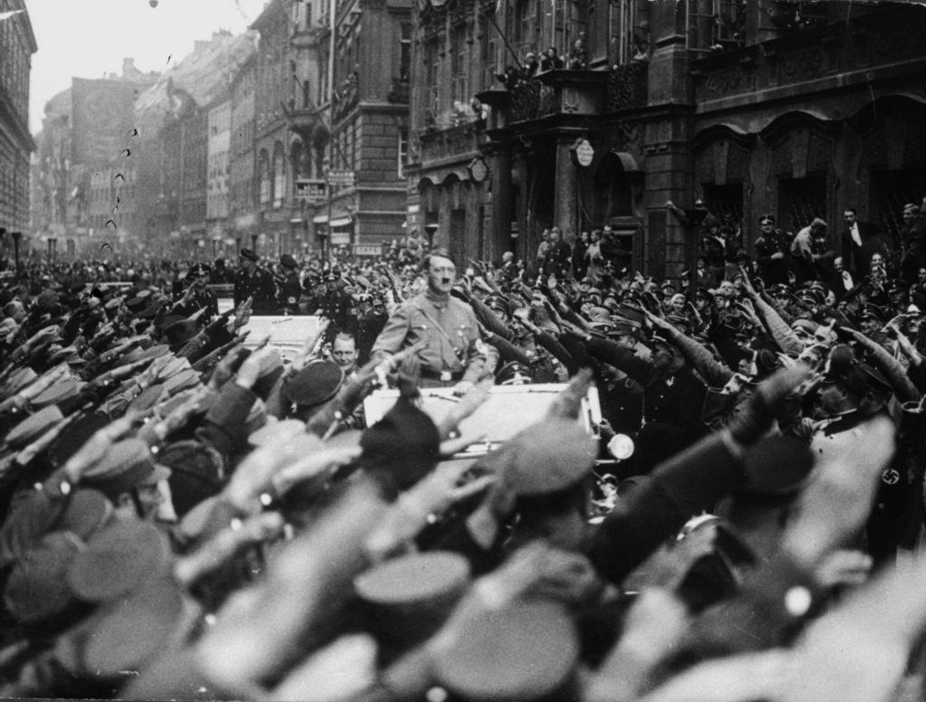hitler (6).jpg