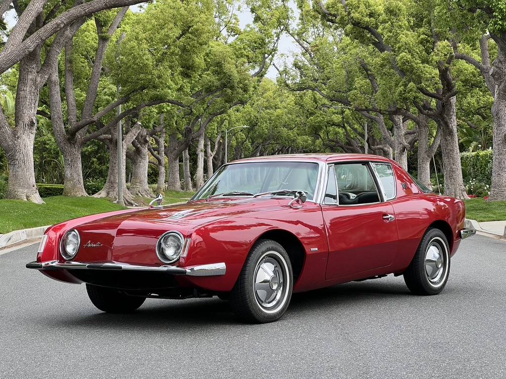 Studebaker-Avanti.jpeg