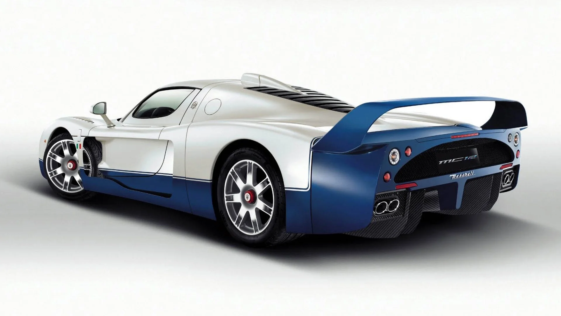 Maserati_MC12_rear-end.png